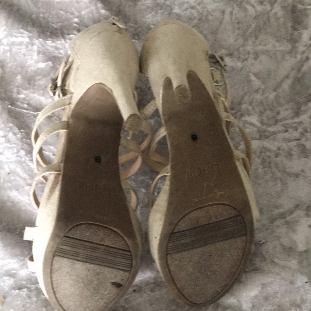 Heels - Picture 4 of 4